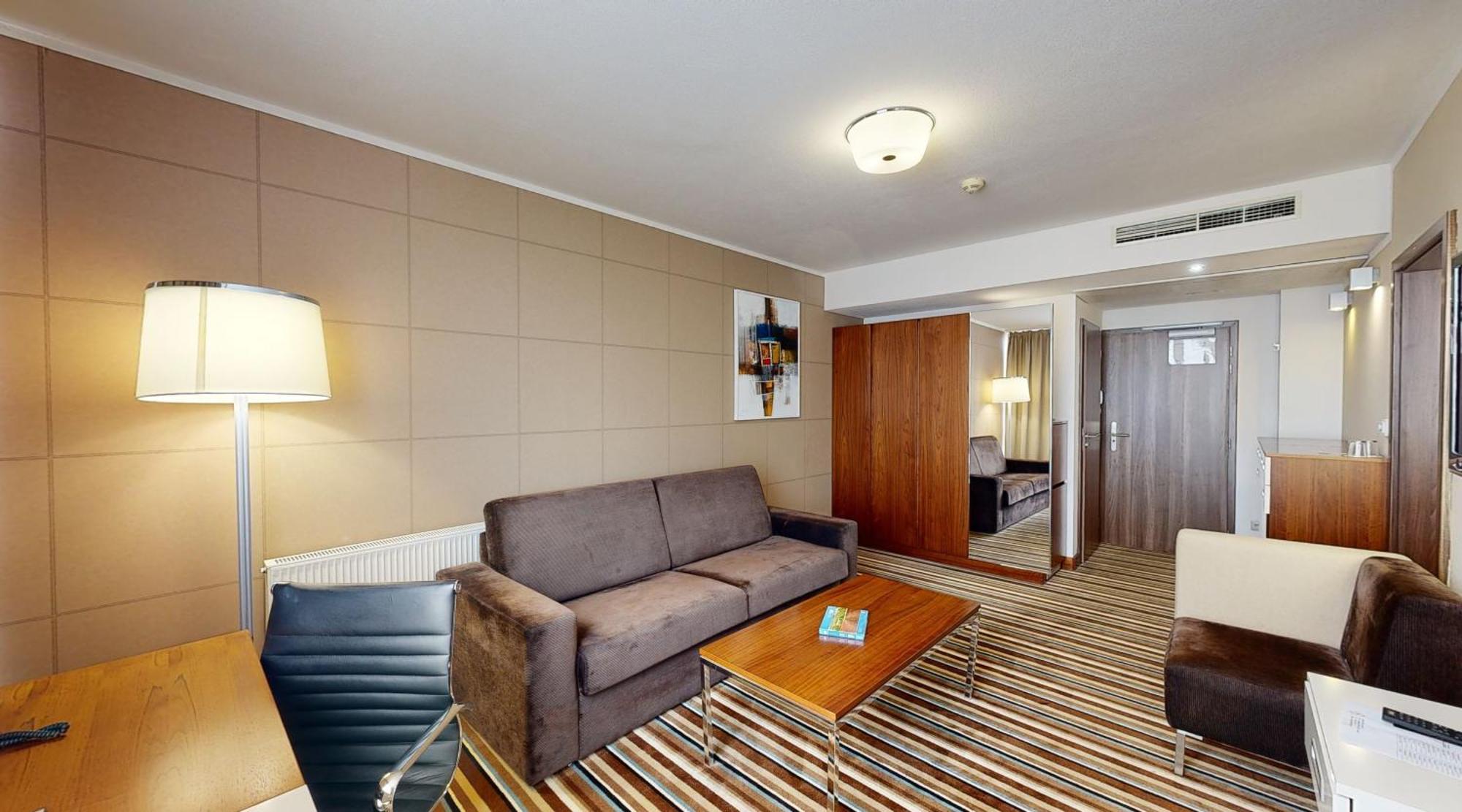 Business Hotel Astrum Laus Levice Exteriör bild