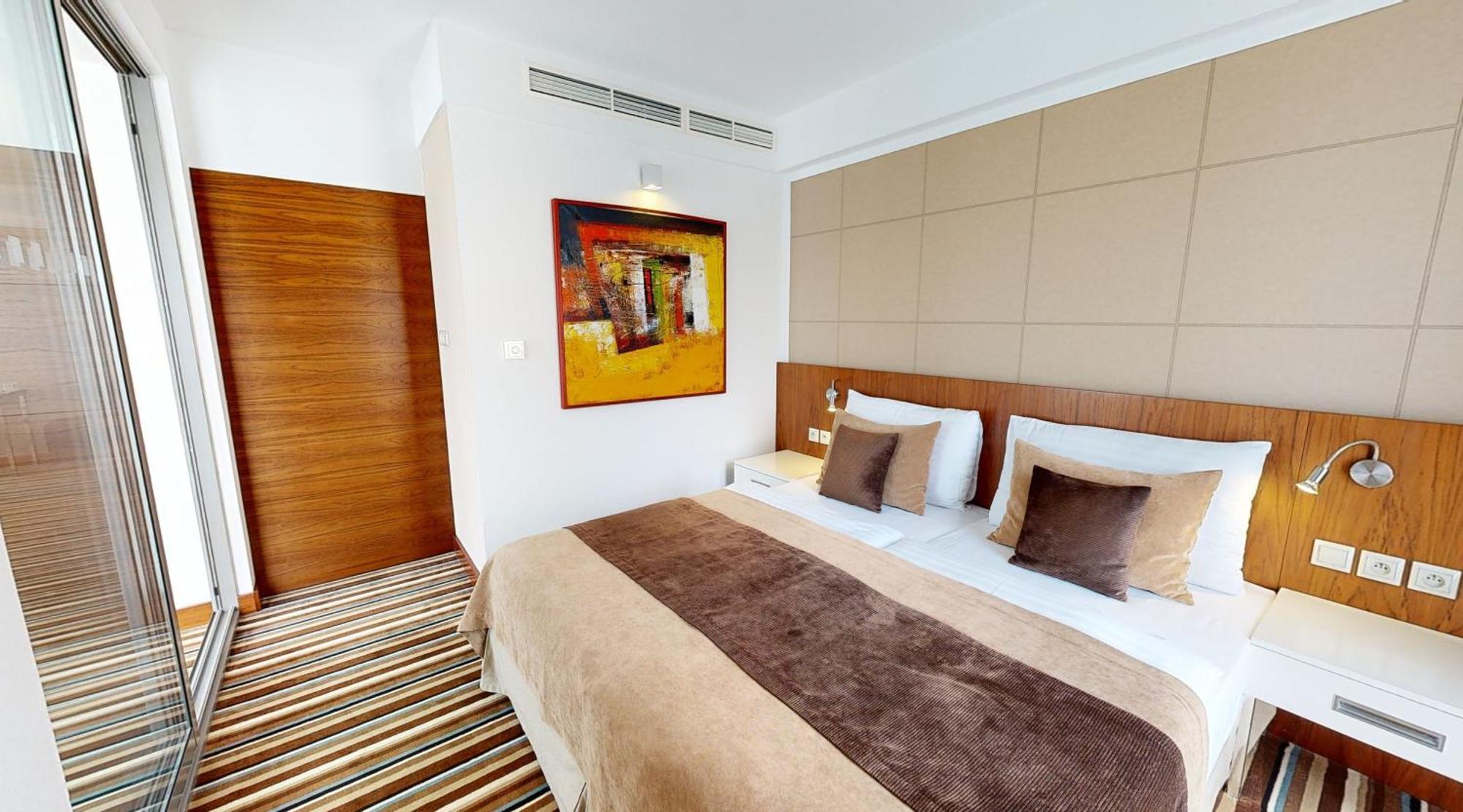 Business Hotel Astrum Laus Levice Exteriör bild
