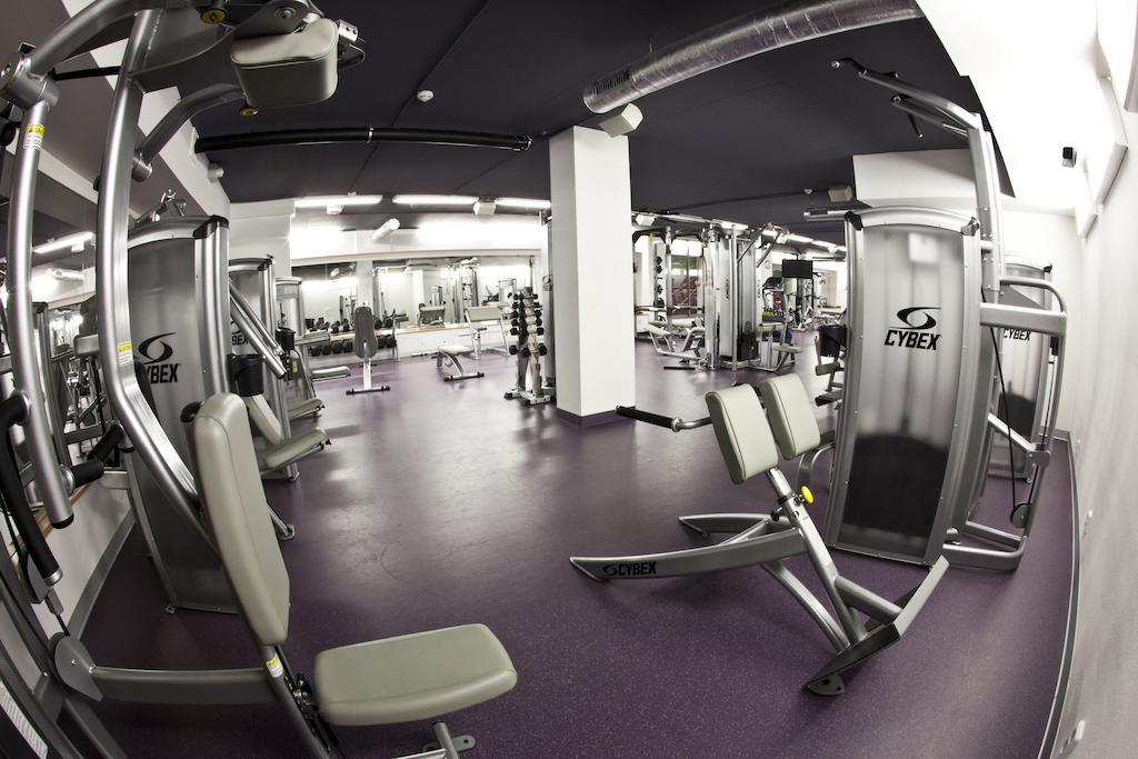 Business Hotel Astrum Laus Levice Exteriör bild