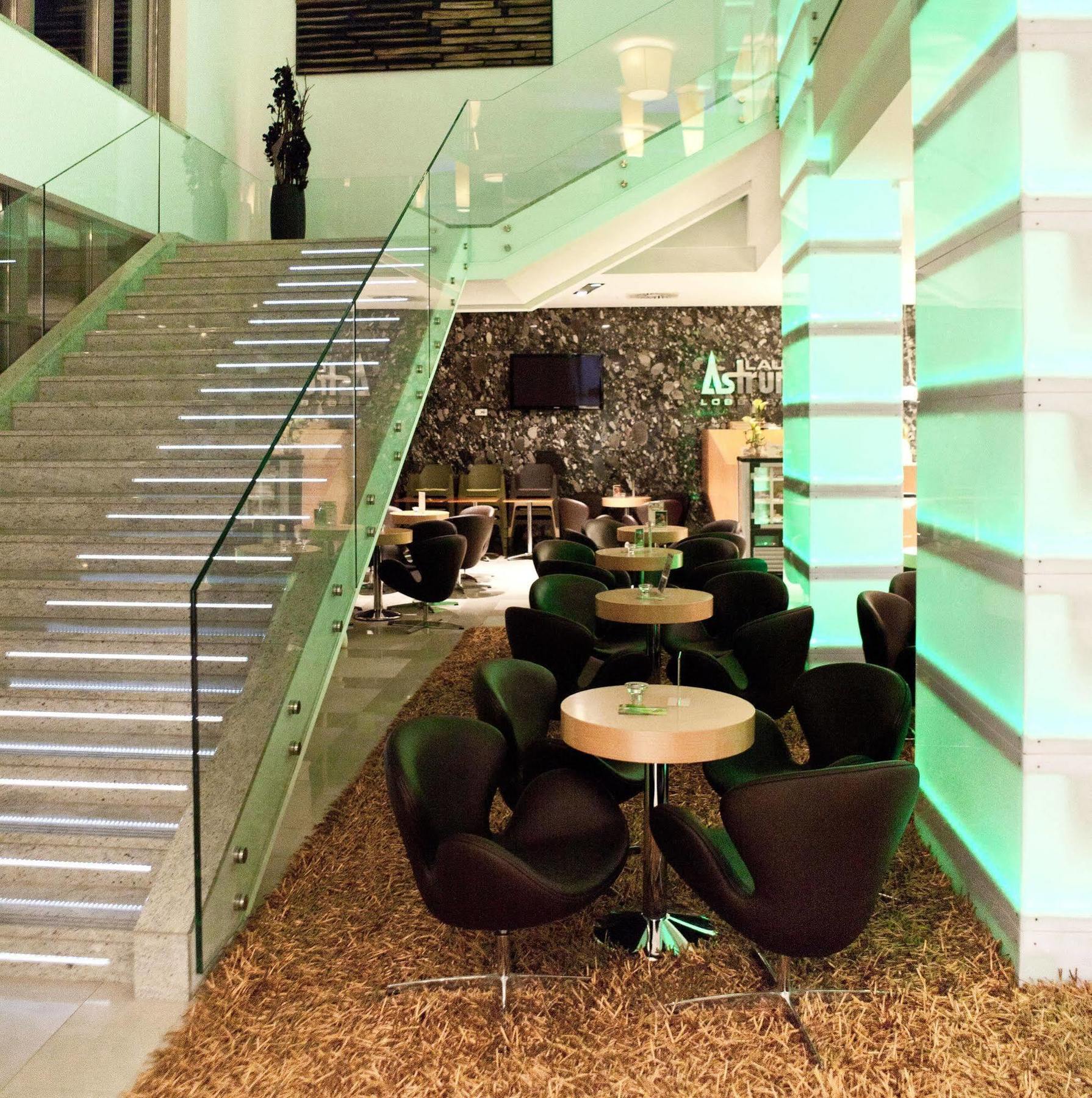 Business Hotel Astrum Laus Levice Exteriör bild